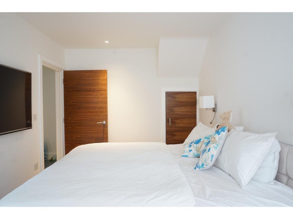 Modern, Spacious 2br Flat In * Oxford